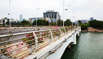橋梁護(hù)欄
